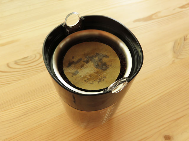 2段めまで組み立てたWiswell Water Dripper 水出しコーヒーメーカー