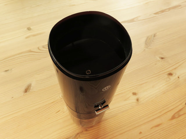 3段めまで組み立てたWiswell Water Dripper 水出しコーヒーメーカー