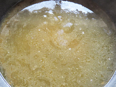 濾して出来た煮干し魚介のラーメンスープ
