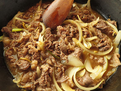 煮こまれた牛丼のアタマ