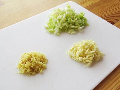 炸醤麺/ジャージャー麺で使う野菜の切り方