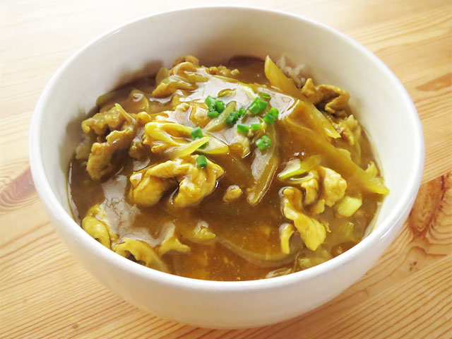 和風だしの効いたお蕎麦屋さんのカレー丼