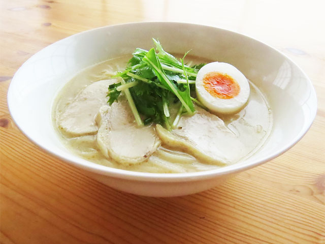 美味しい自家製鶏白湯ラーメン