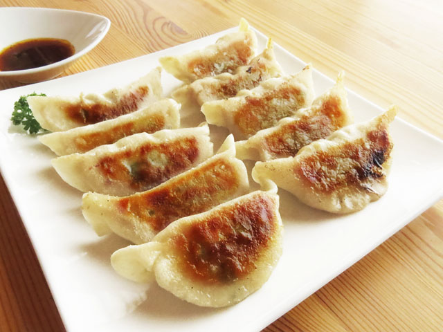 手作りの本格焼き餃子