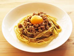 納豆パスタの盛り付け手順