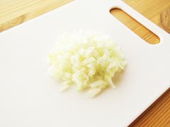 みじん切りにした玉ねぎ
