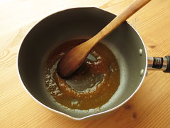 小鍋に入ったぬた味噌。