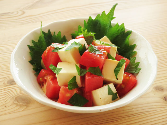 トマトと豆腐のサラダ