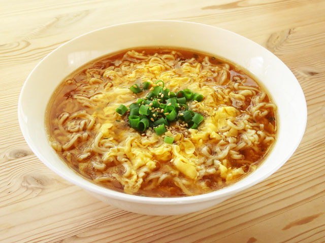 ふわとろ卵がおいしい インスタントラーメンのかきたまラーメン