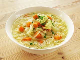 インスタントラーメンで作った野菜スープラーメン