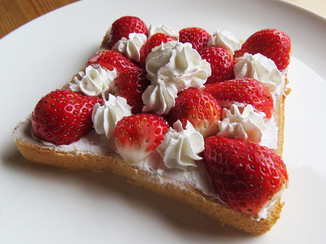 贅沢いちごサンド